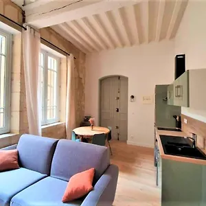 Appartement à Deux Pas De La Place Du Forum, Arles